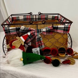 Metal and Burlap Christmas Basket Kit